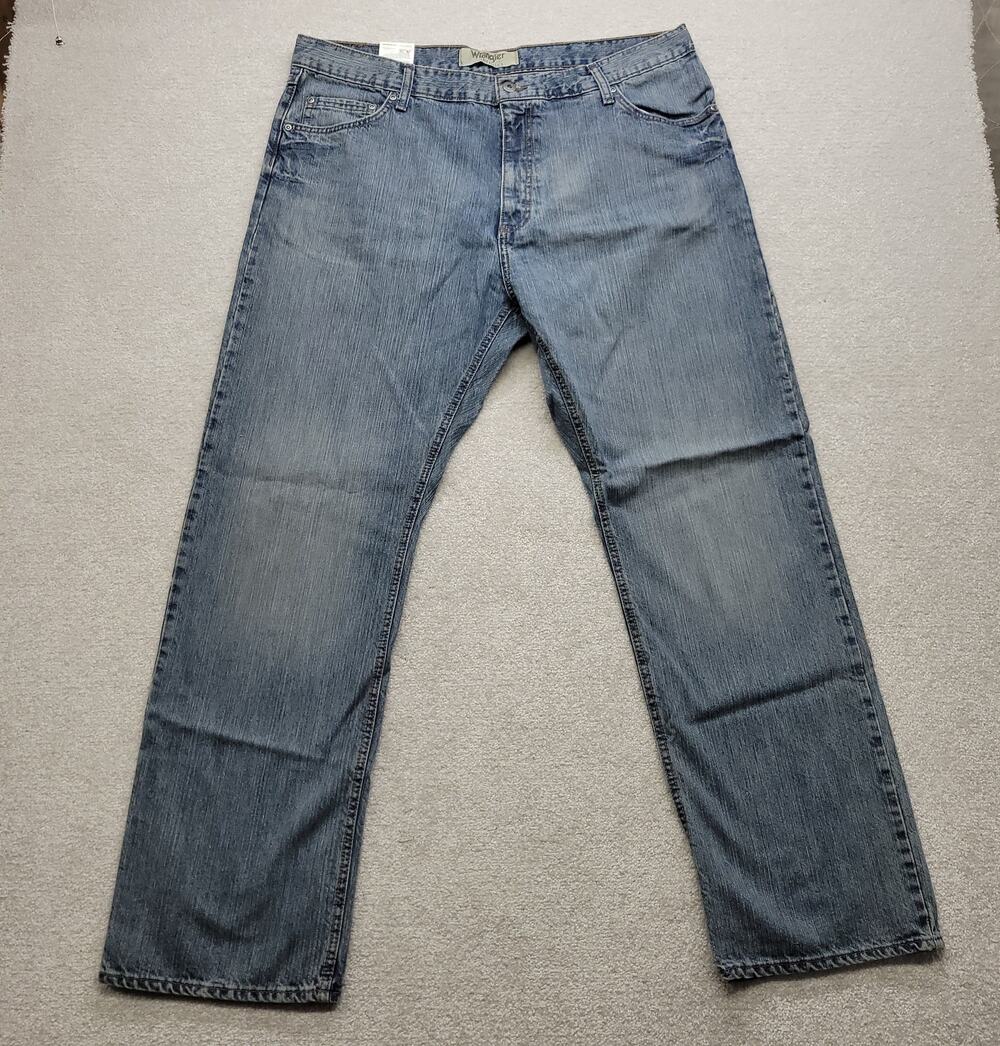 Wrangler Authentics Jeans Men's 40x32 Regular Fit Straight Leg Light Wash